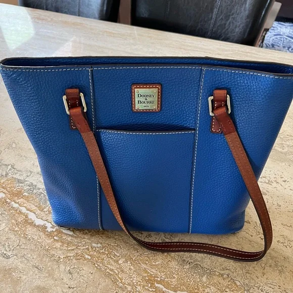 Dooney &Bourke purse, royal blue, great condition. - Picture 3 of 5